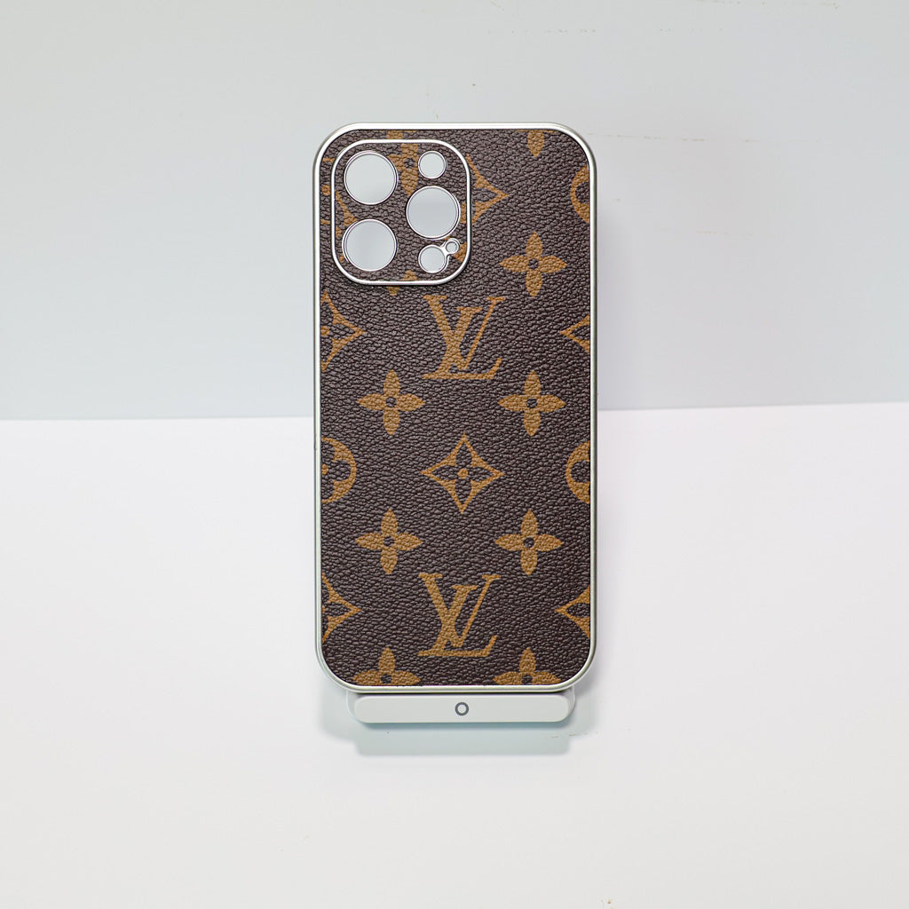Detailed product view of the electroplated iPhone case and its metallic edge finish