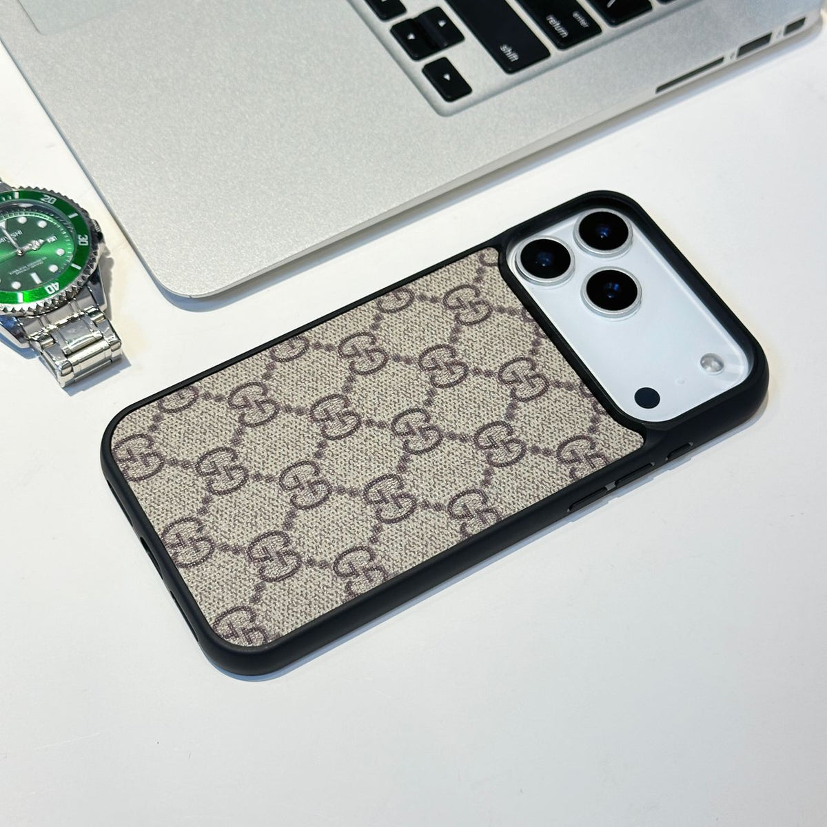 Classic Canvas Pattern iPhone 17 Series G Style