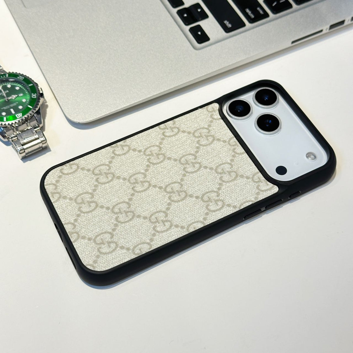 Classic Canvas Pattern iPhone 17 Series G Style